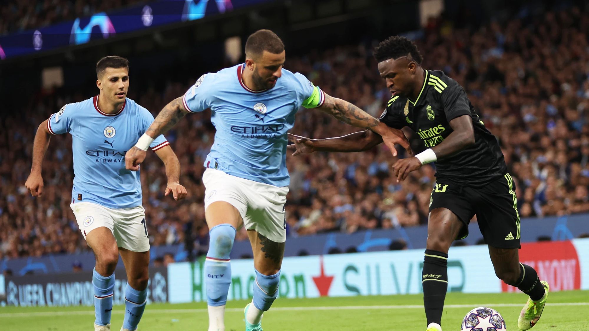 Vinicius Junior, en una jugada durante un enfrentamiento en Champions entre el Real Madrid y el Manchester City.