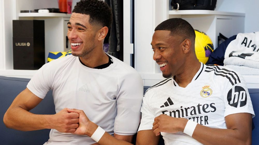 David Alaba, en la imagen junto a Jude Bellingham, ha regresado después de más de un año alejado de los terrenos de juego.