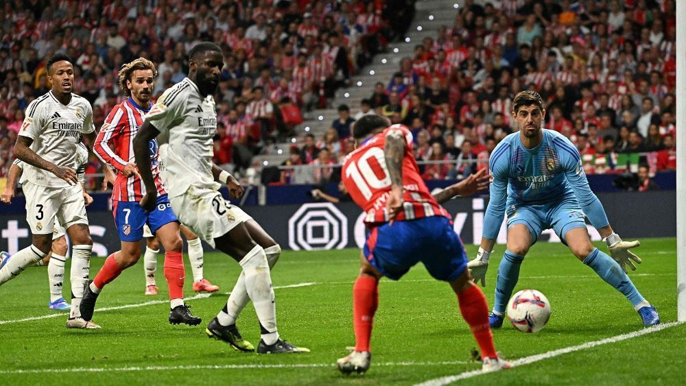 Atlético y Real Madrid empataron (1-1) en la primera vuelta de la Liga. Atlético y Real Madrid empataron (1-1) en la primera vuelta de la Liga.