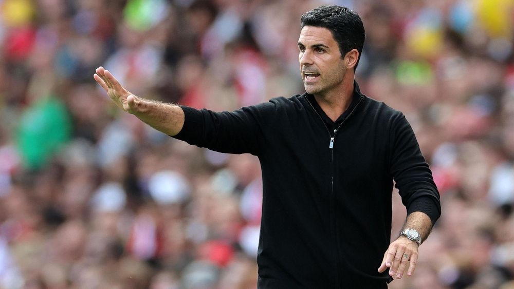 Arteta dando indicaciones durante un partido Arteta dando indicaciones durante un partido