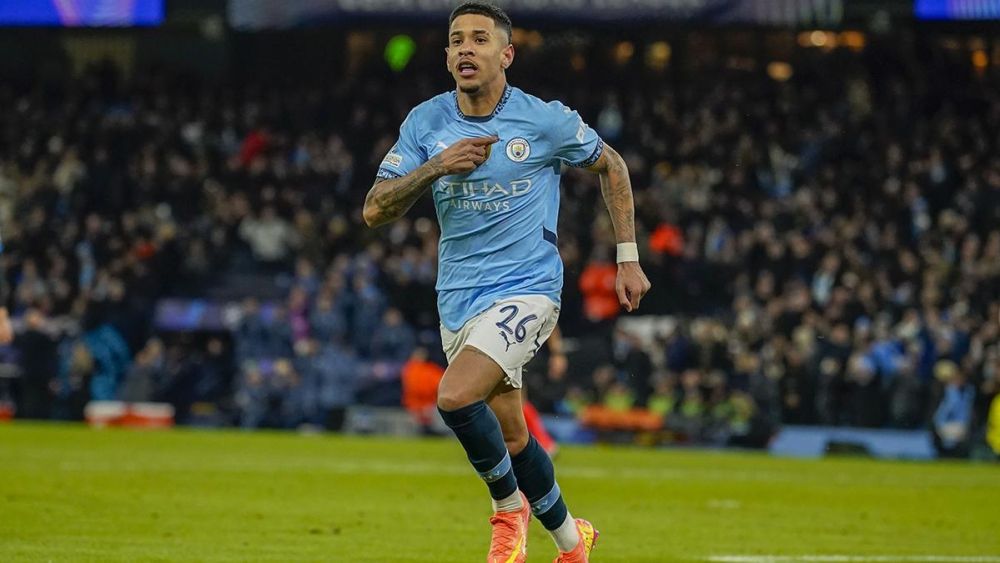 Savinho con el Manchester City Savinho con el Manchester City