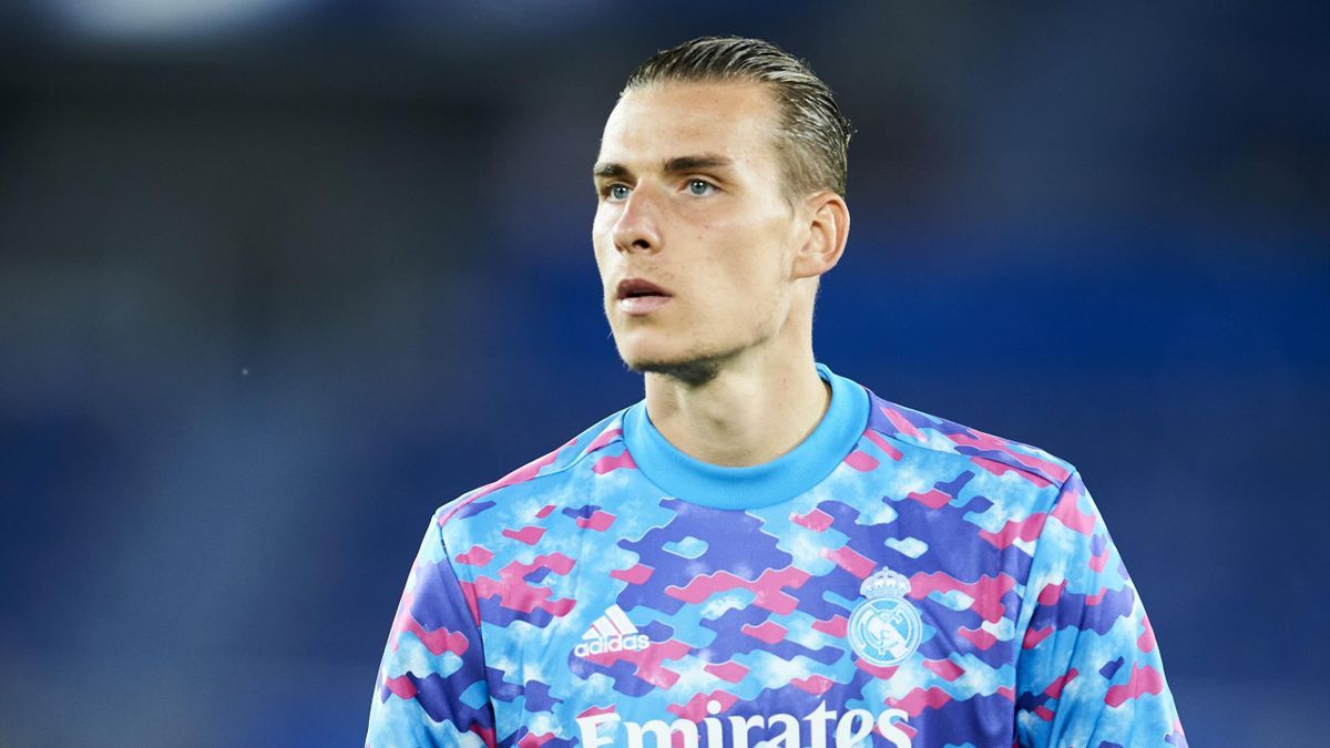 Lunin con la camiseta de entrenamiento