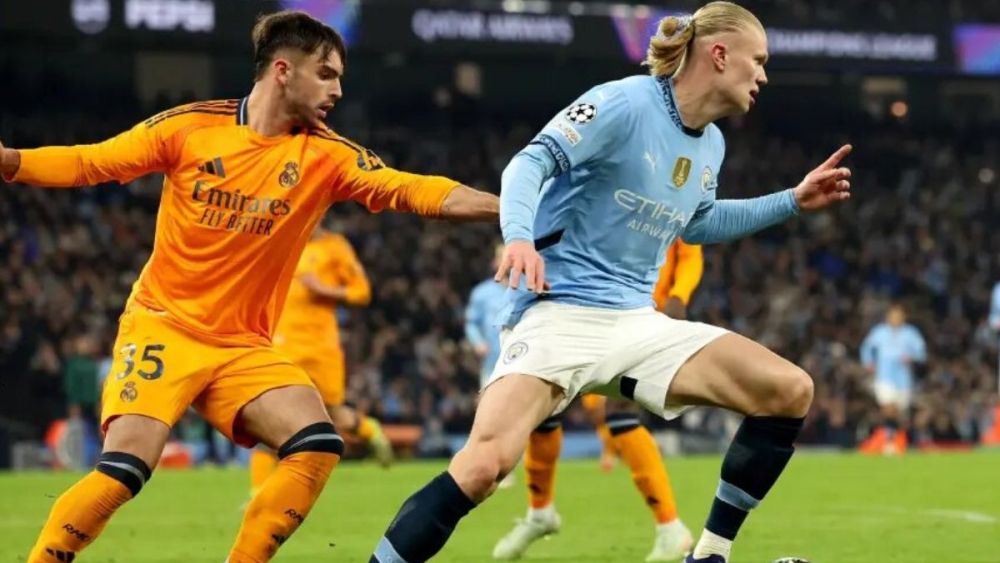 Haaland y Raúl Asencio durante el Manchester City Real Madrid Haaland y Raúl Asencio durante el Manchester City Real Madrid