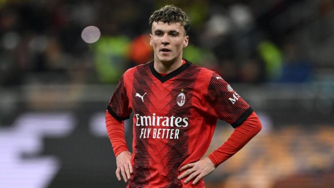 Alejandro Jiménez durante un partido con el Milan. Alejandro Jiménez durante un partido con el Milan.