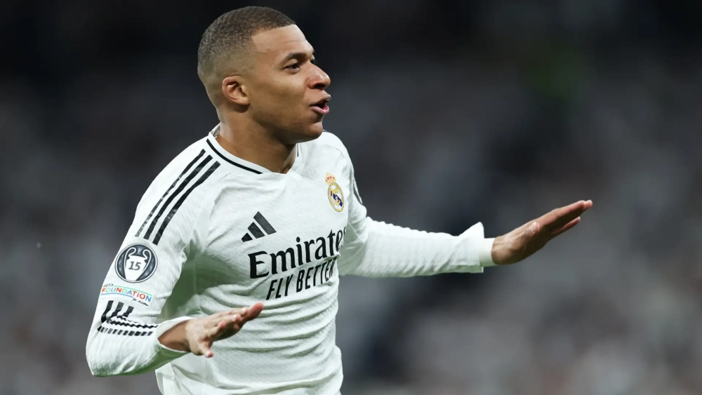 Mbappé celebrando uuno de sus goles contra el City