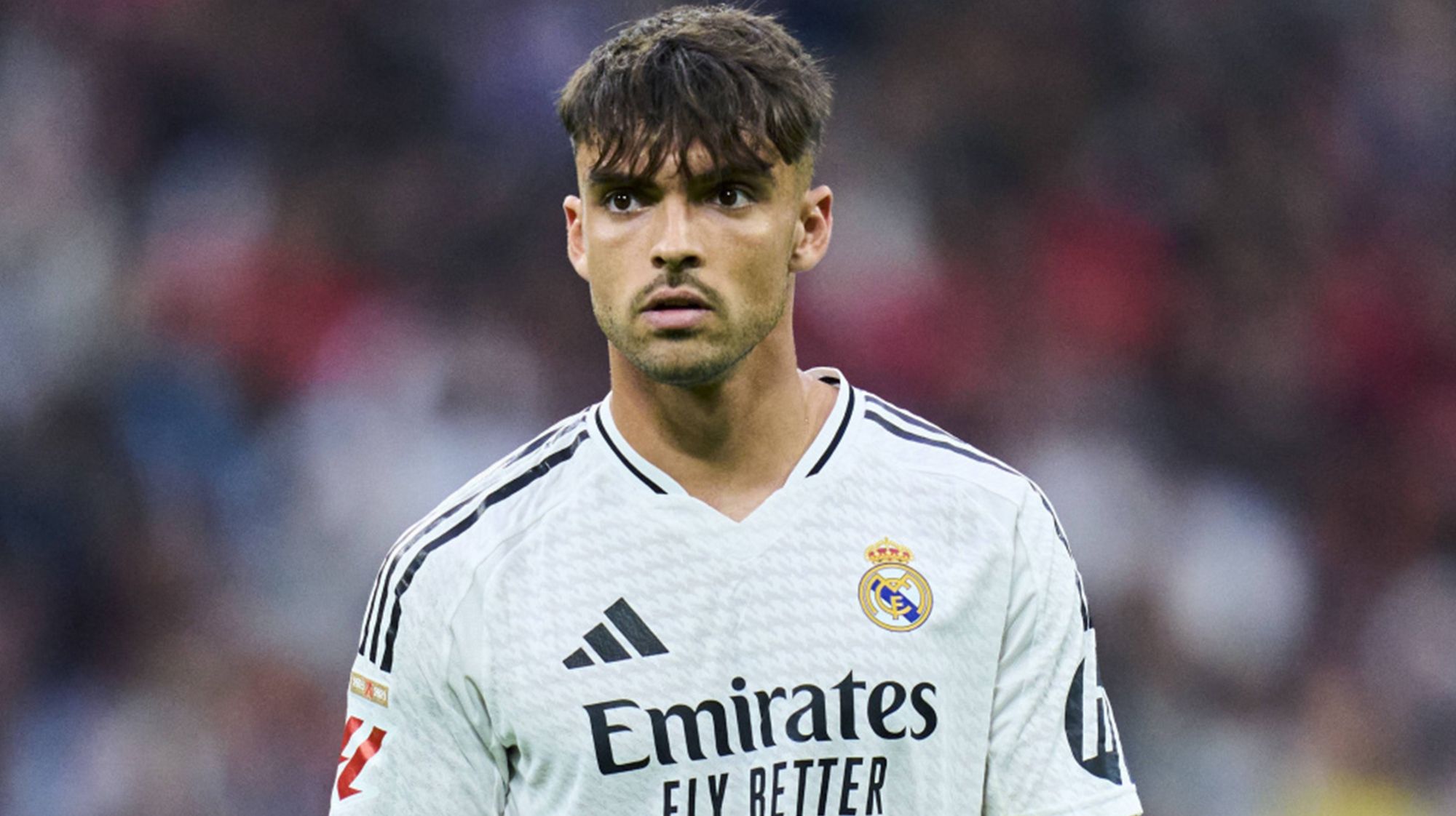 Raúl Asencio durante un partido con el Real Madrid. Raúl Asencio durante un partido con el Real Madrid.