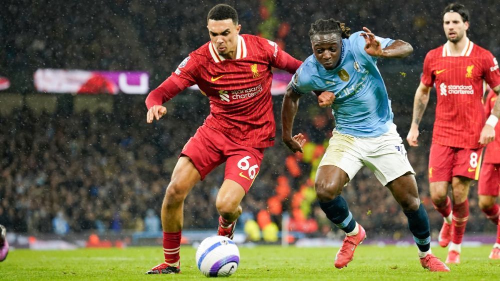 Trent Alexander-Arnold, en el partido del domingo pasado contra el Manchester City, es el objetivo principal del Real Madrid para el próximo verano.
