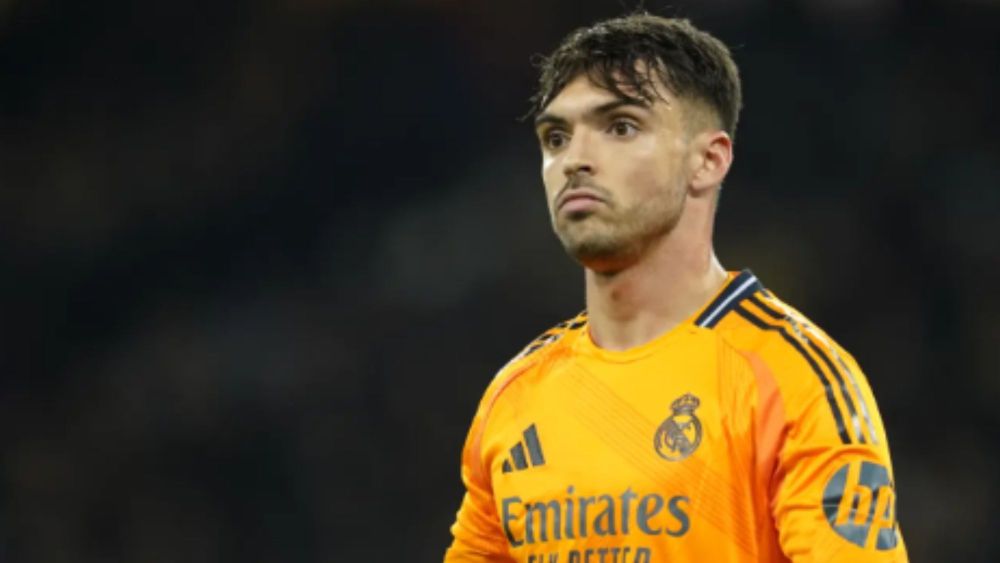Raúl Asencio durante el partido en el Reale Arena Raúl Asencio durante el partido en el Reale Arena