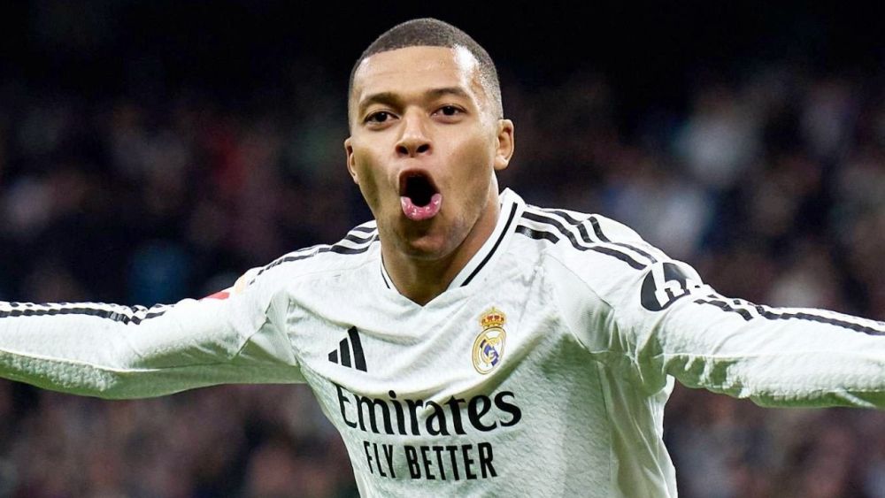 Mbappé feliz celebrando
