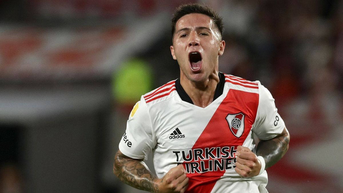 Enzo Fernández con la camiseta de River Plate