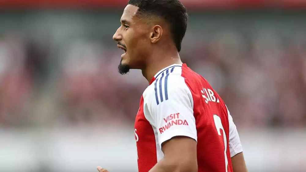 William Saliba durante un partido con el Arsenal. William Saliba durante un partido con el Arsenal.