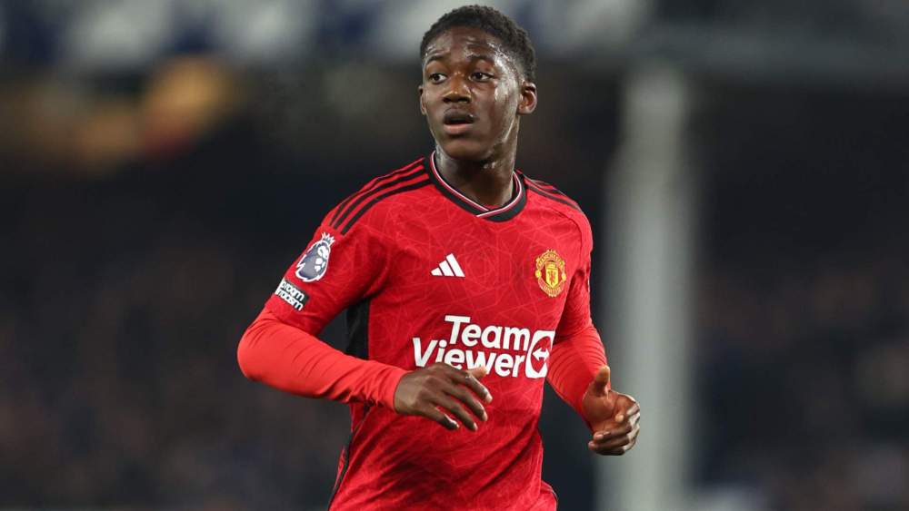 Kobbie Mainoo en un partido con el Manchester United Kobbie Mainoo en un partido con el Manchester United