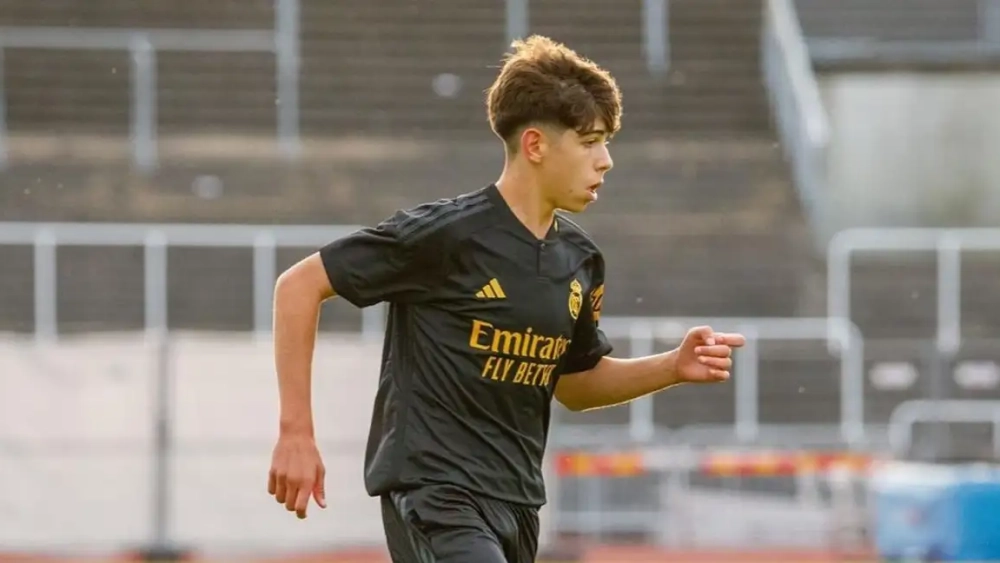 Bryan Bugarín, el futbolista de La Fábrica que llama la atención de los más grandes. Bryan Bugarín, el futbolista de La Fábrica que llama la atención de los más grandes.