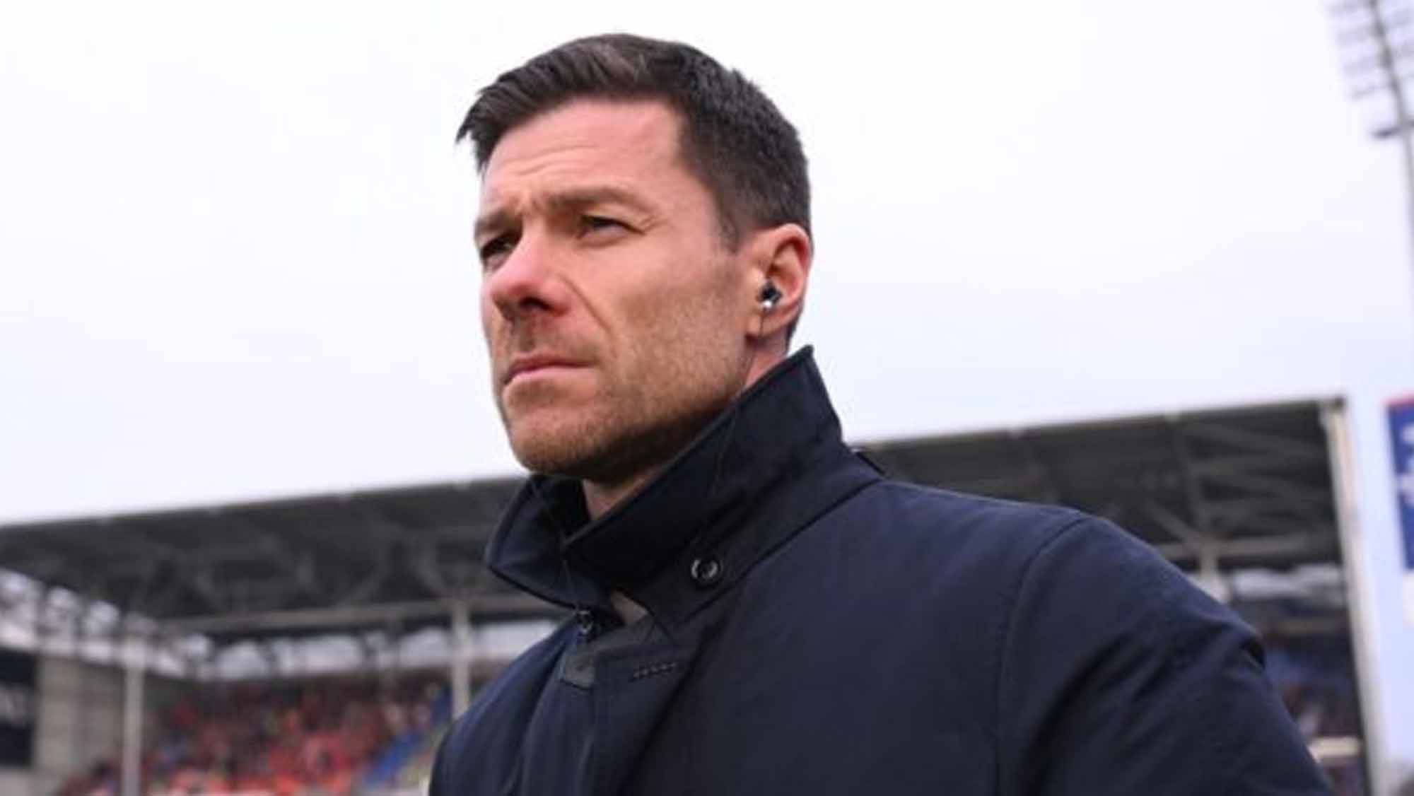 Xabi Alonso serio