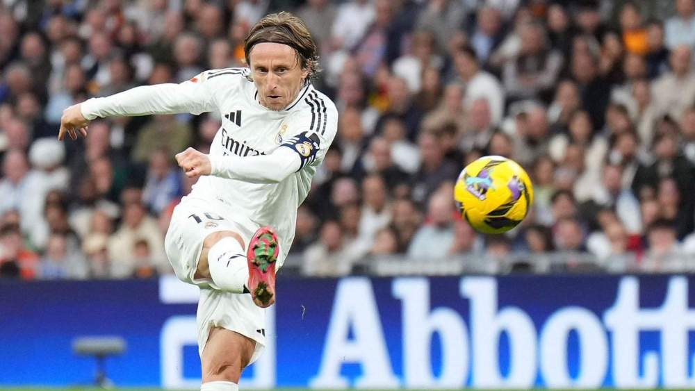 Luka Modric, en el disparo previo a un gol que ha marcado esta temporada con el Real Madrid.