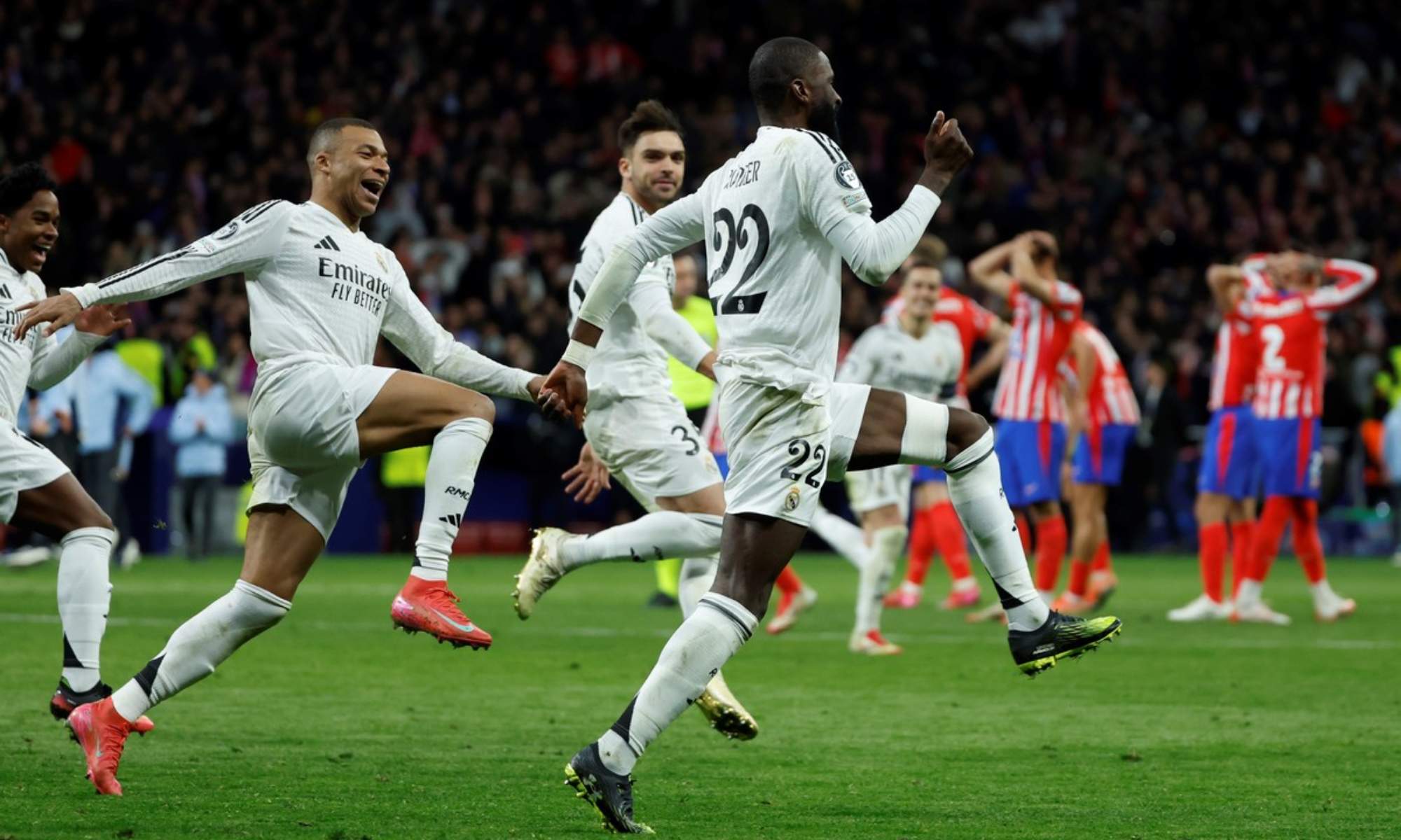 Antonio Rüdiger celebra el penalti transformado que clasificó al Real Madrid a cuartos de Champions, eliminando al Atlético, el pasado 12 de marzo.