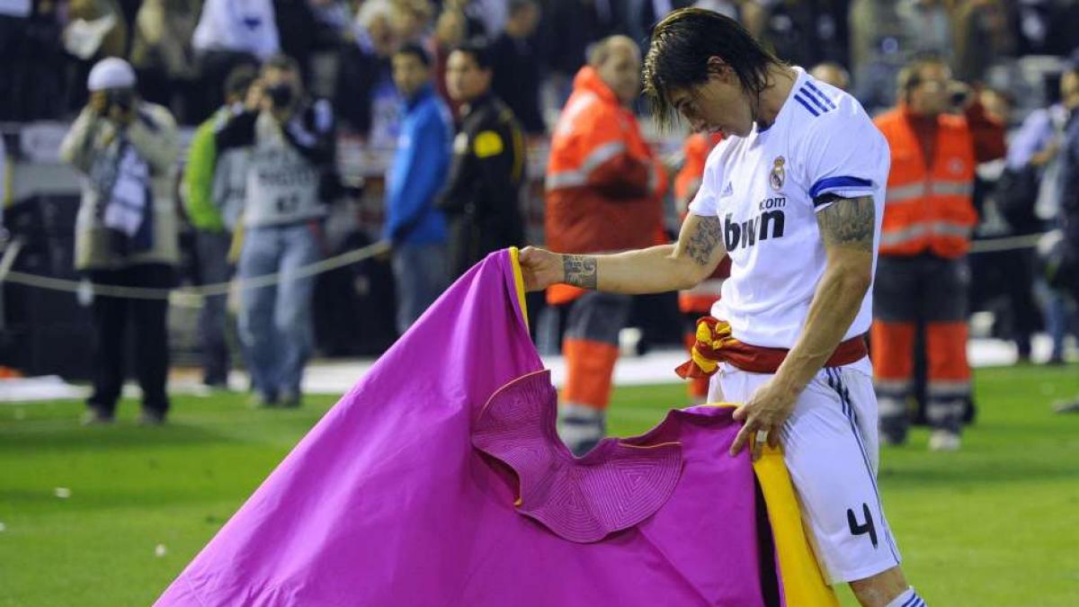 Sergio Ramos con el capote