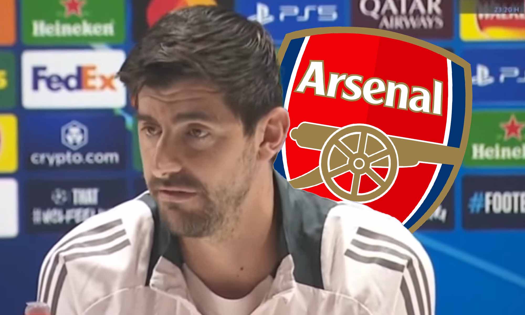 Courtois con escudo Arsenal