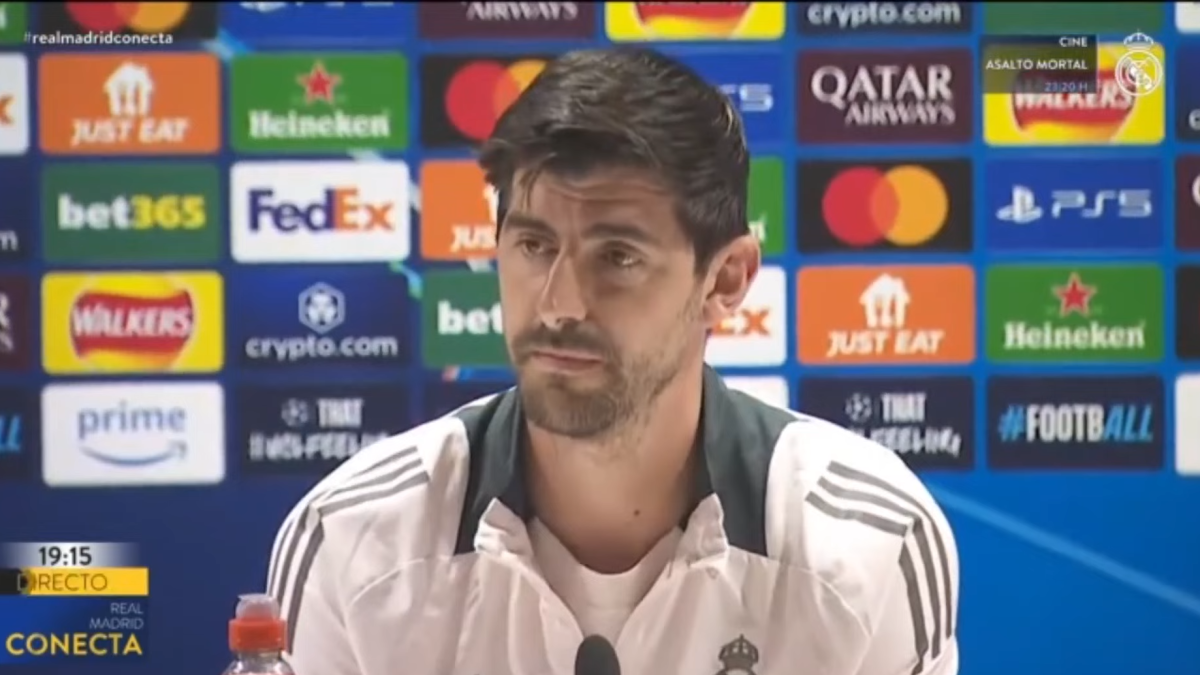 Courtois serio en rueda de prensa Courtois serio en rueda de prensa