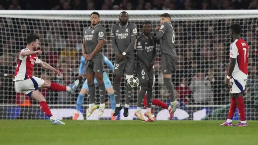 Declan Rice marca el primer gol del Arsenal durante el partido de ida de los cuartos de final de la Champions League. Declan Rice marca el primer gol del Arsenal durante el partido de ida de los cuartos de final de la Champions League.