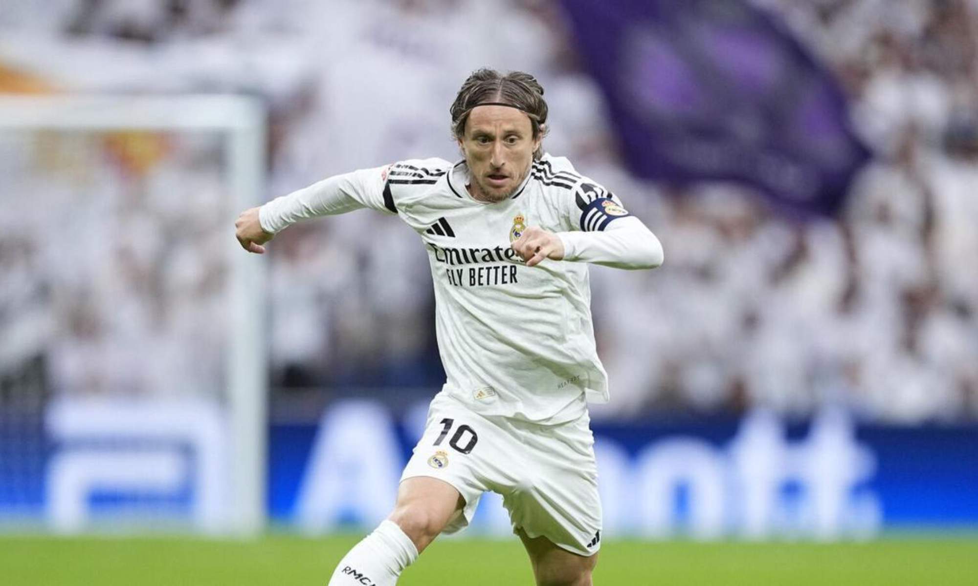 El Real Madrid estaría buscando un sustituto para Luka Modric, cuyo contrato expira en junio.