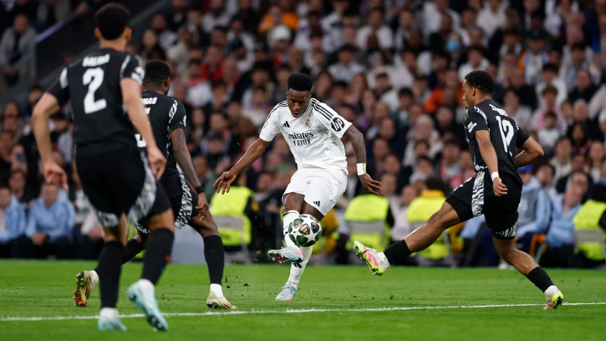 El Real Madrid tuvo más ganas que fútbol ante el Arsenal en el Bernabéu. El Real Madrid tuvo más ganas que fútbol ante el Arsenal en el Bernabéu.