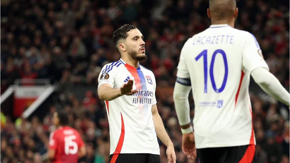 Rayan Cherki, durante el partido de este jueves en Old Trafford entre el Untied y el Lyon. Rayan Cherki, durante el partido de este jueves en Old Trafford entre el Untied y el Lyon.