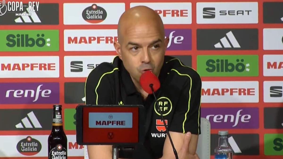 González Fuertes en rueda de prensa, el árbitro VAR de la final de Copa amenaza al Real Madrid González Fuertes en rueda de prensa, el árbitro VAR de la final de Copa amenaza al Real Madrid