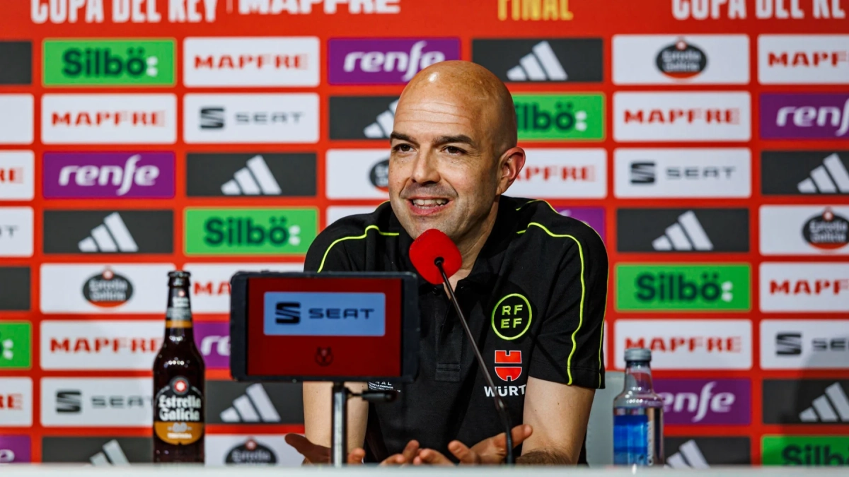 González Fuertes en rueda de prensa González Fuertes en rueda de prensa