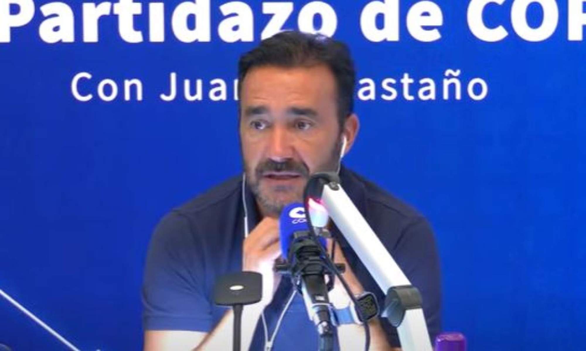 Juanma Castaño ha abordado el tema de los árbitros y la postura del Real Madrid en la Cadena COPE Juanma Castaño ha abordado el tema de los árbitros y la postura del Real Madrid en la Cadena COPE