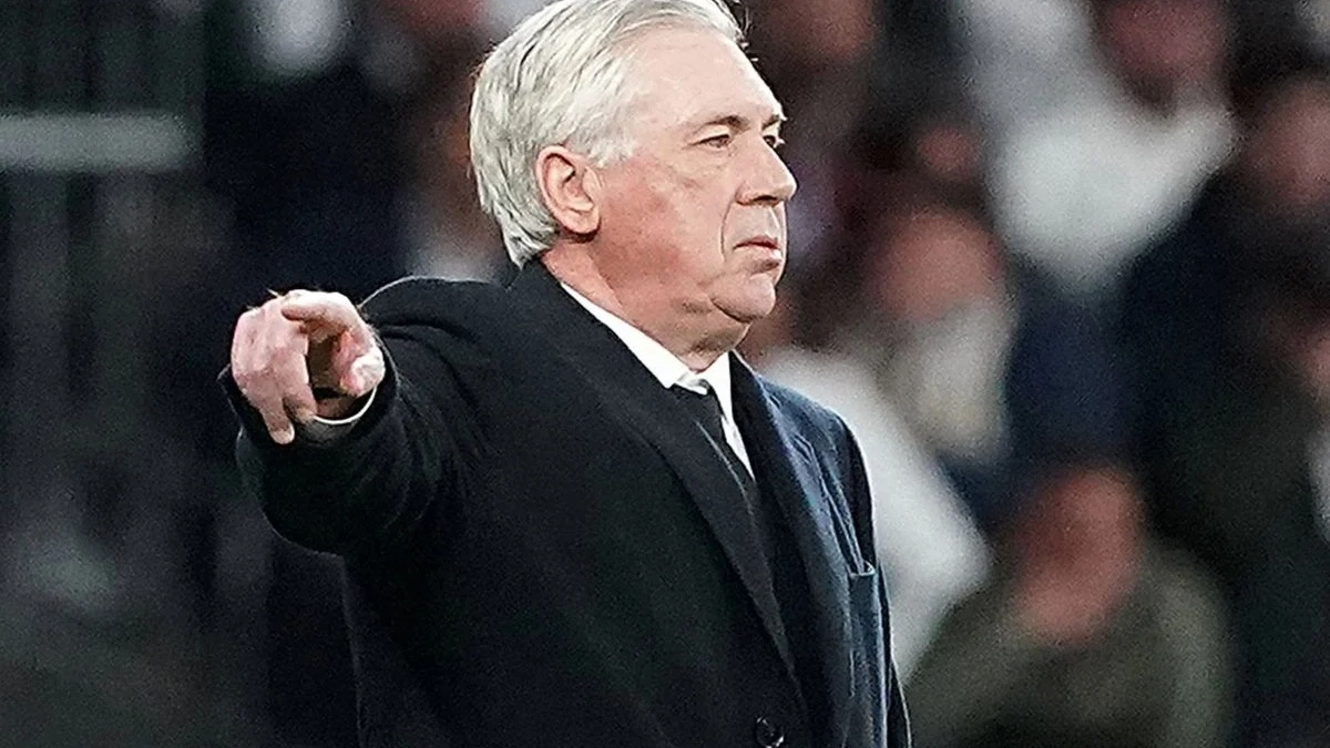 Ancelotti dando indicaciones en un partido de esta temporada Ancelotti dando indicaciones en un partido de esta temporada