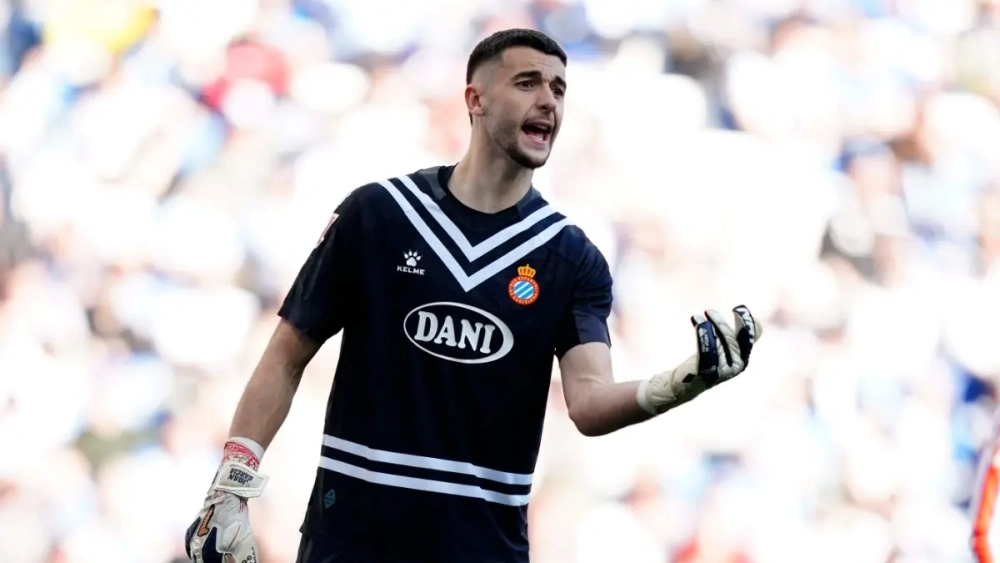 Joan García dando órdenes a sus compañeros Joan García dando órdenes a sus compañeros