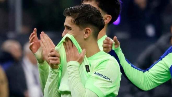 Gavi, con cara triste, después de la eliminación de este martes del Barça en 'semis' de Champions contra el Inter. Gavi, con cara triste, después de la eliminación de este martes del Barça en 'semis' de Champions contra el Inter.