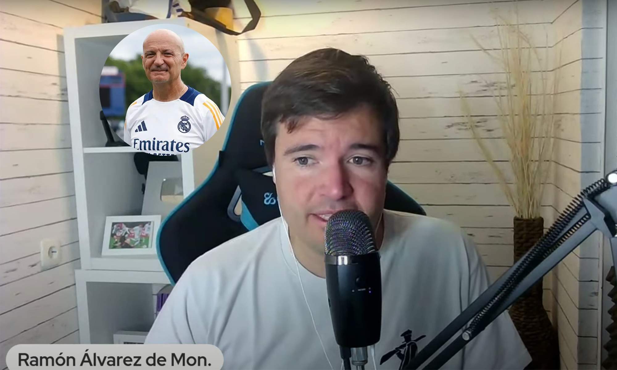Ramón Álvarez de Mon y una foto de Antonio Pintus.