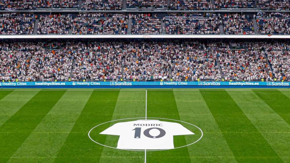 camiseta modric cesped bernabeu camiseta modric cesped bernabeu