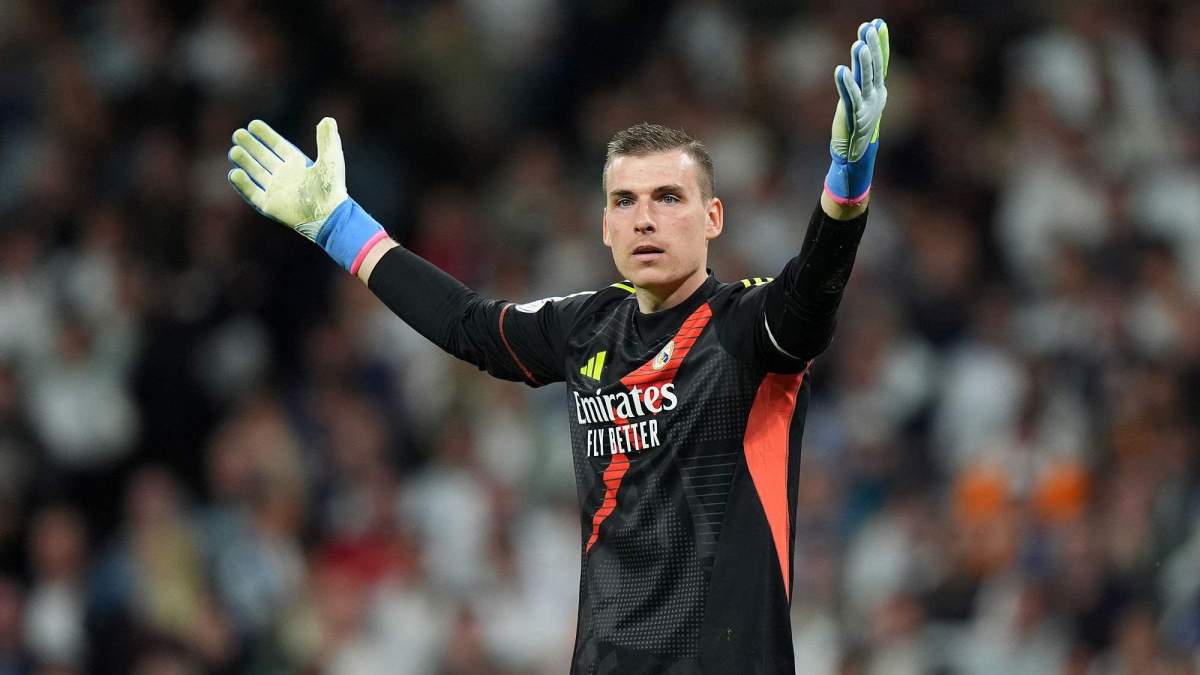 Andriy Lunin durante un partido con el Real Madrid. 