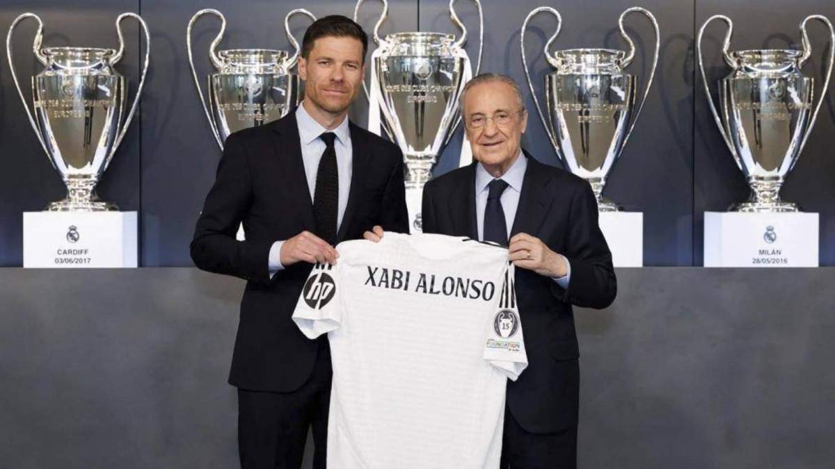 Xabi Alonso y Florentino Pérez, este lunes, cuando se presentó al vasco como entrenador del primer equipo del Real Madrid.