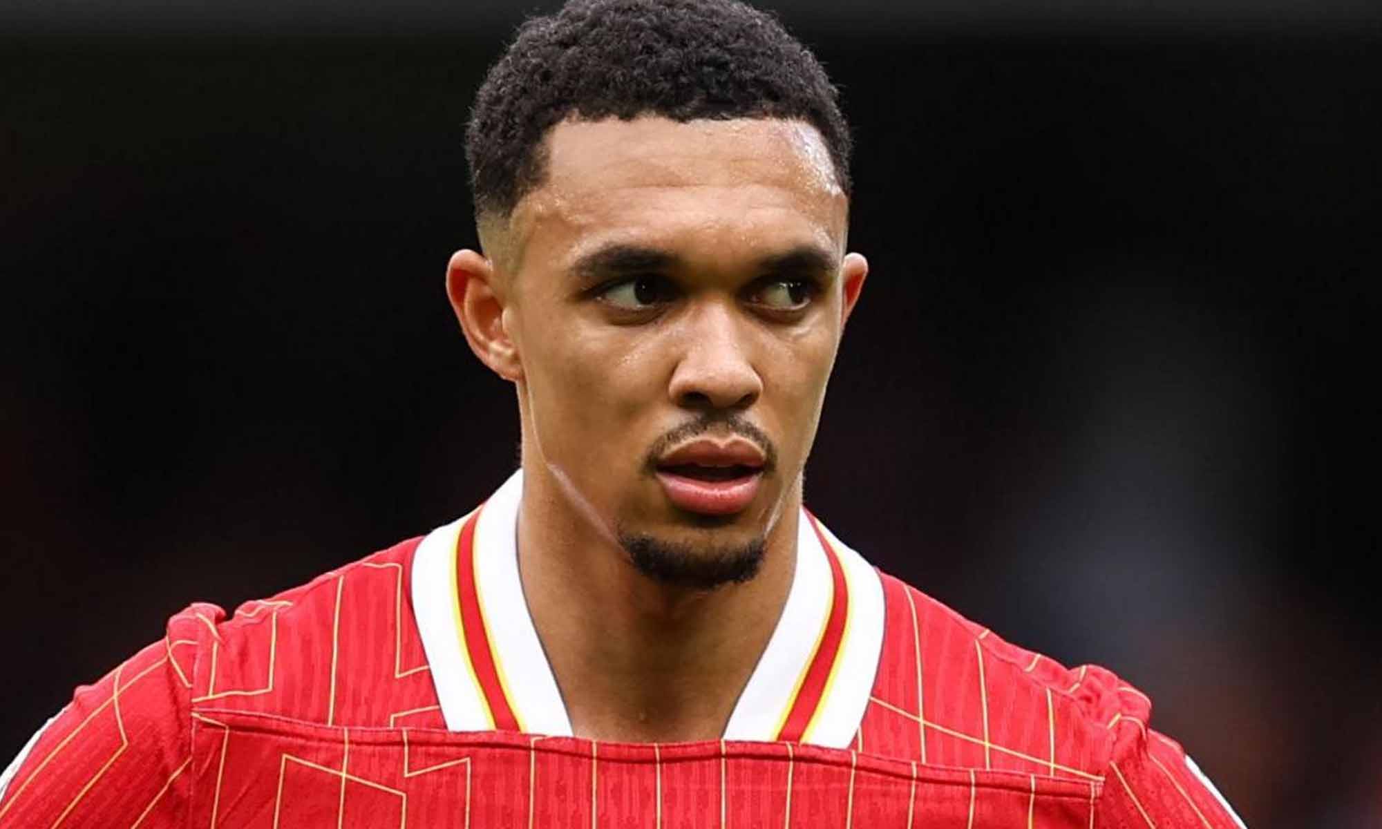 Alexander-Arnold serio en su despedida