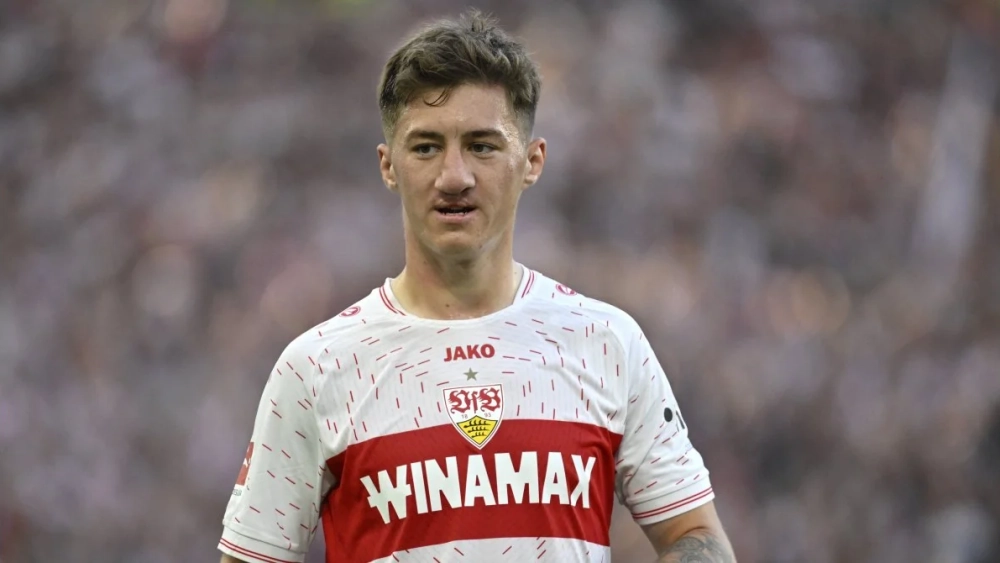 Angelo Stiller durante un partido con el Stuttgart Angelo Stiller durante un partido con el Stuttgart