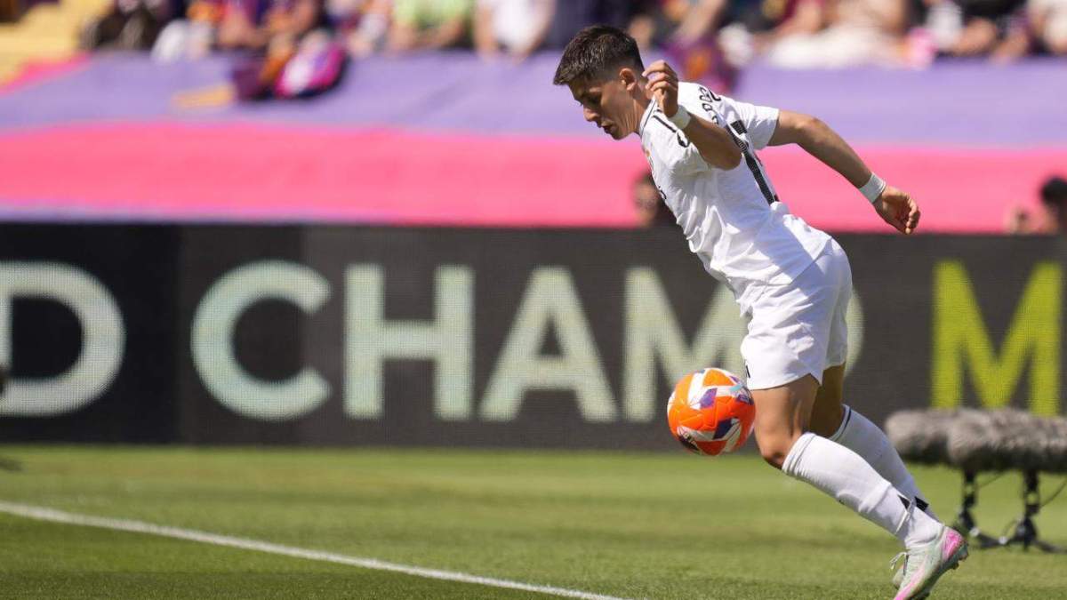 Arda Güler durante el Clásico Arda Güler durante el Clásico