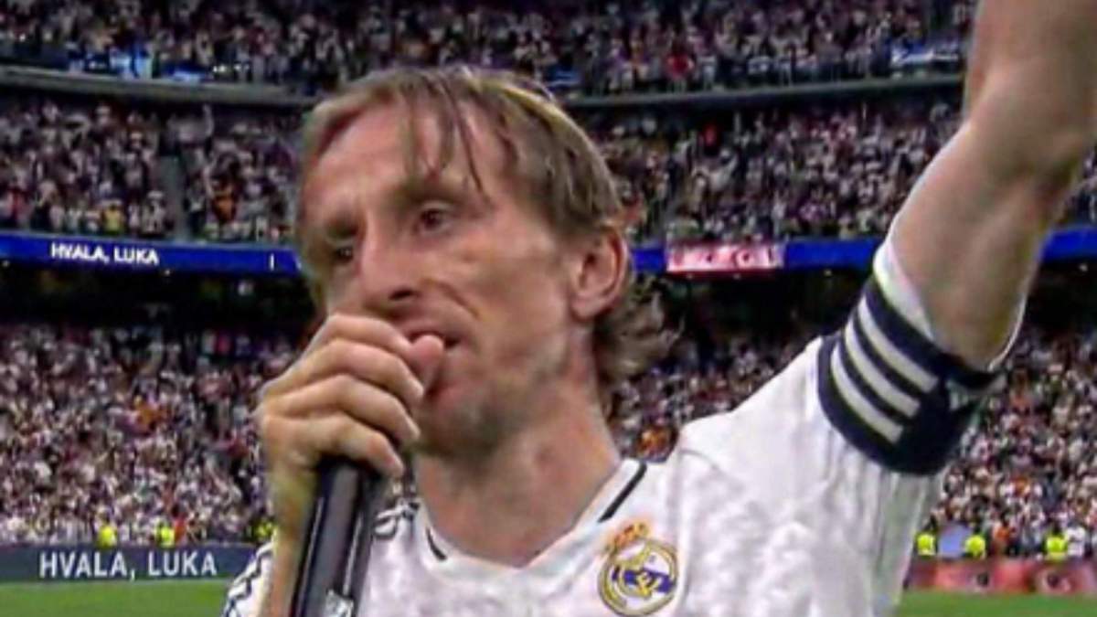 Modric despidiéndose del Bernabéu Modric despidiéndose del Bernabéu