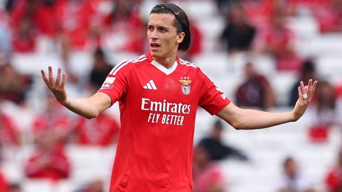 Álvaro Carreras se convertirá en jugador del Real Madrid en las próximas horas después de que el club haya conseguido llegar a un acuerdo con el Benfica por el traspaso del futbolista. Álvaro Carreras se convertirá en jugador del Real Madrid en las próximas horas después de que el club haya conseguido llegar a un acuerdo con el Benfica por el traspaso del futbolista.