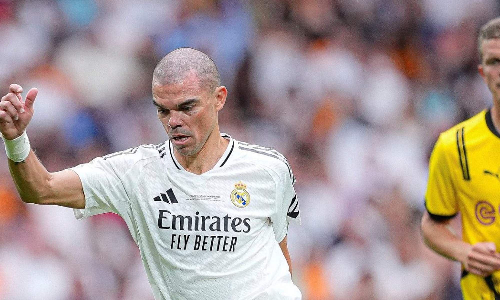Pepe, durante el partido de Leyendas del Real Madrid contra el Borussia Dortmund de este sábado.