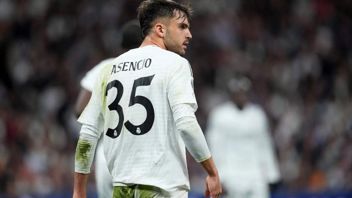 Raúl Asencio, durante un partido de esta temporada con el Real Madrid.
