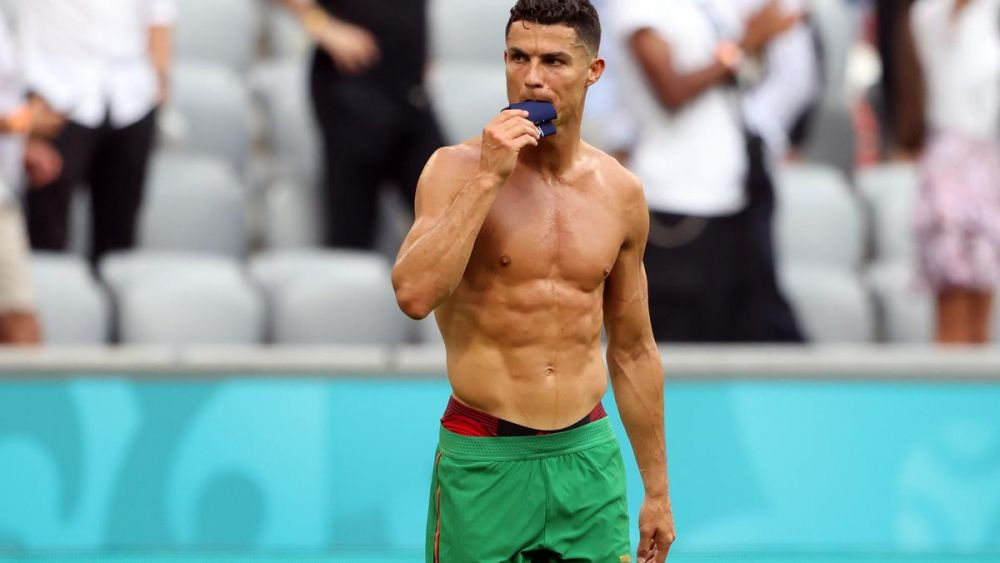 café frágil Ruina Es verdad que Cristiano Ronaldo hace 3.000 abdominales diarios?
