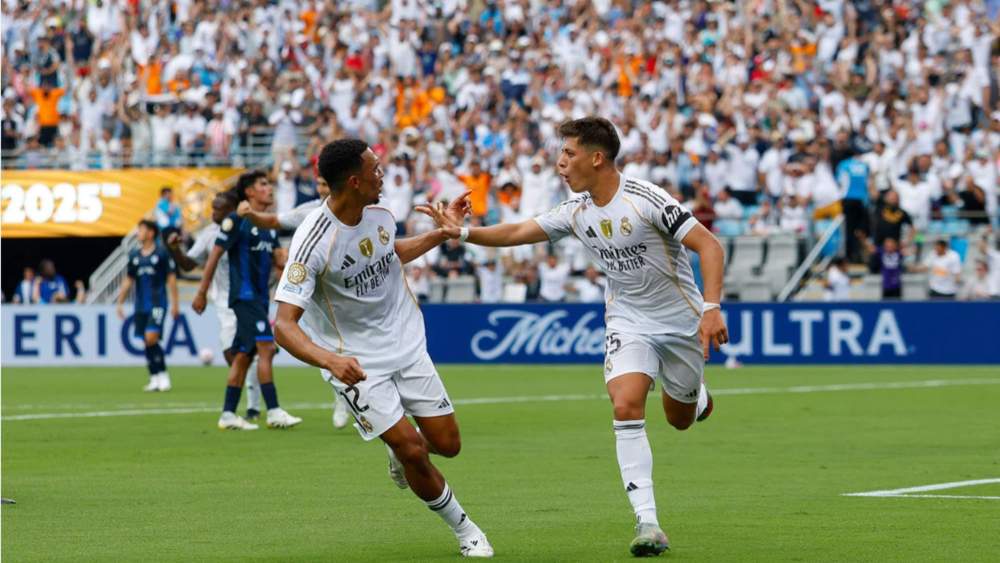 Arda Güler celebrando su gol junto a Arnold (1) Arda Güler celebrando su gol junto a Arnold (1)