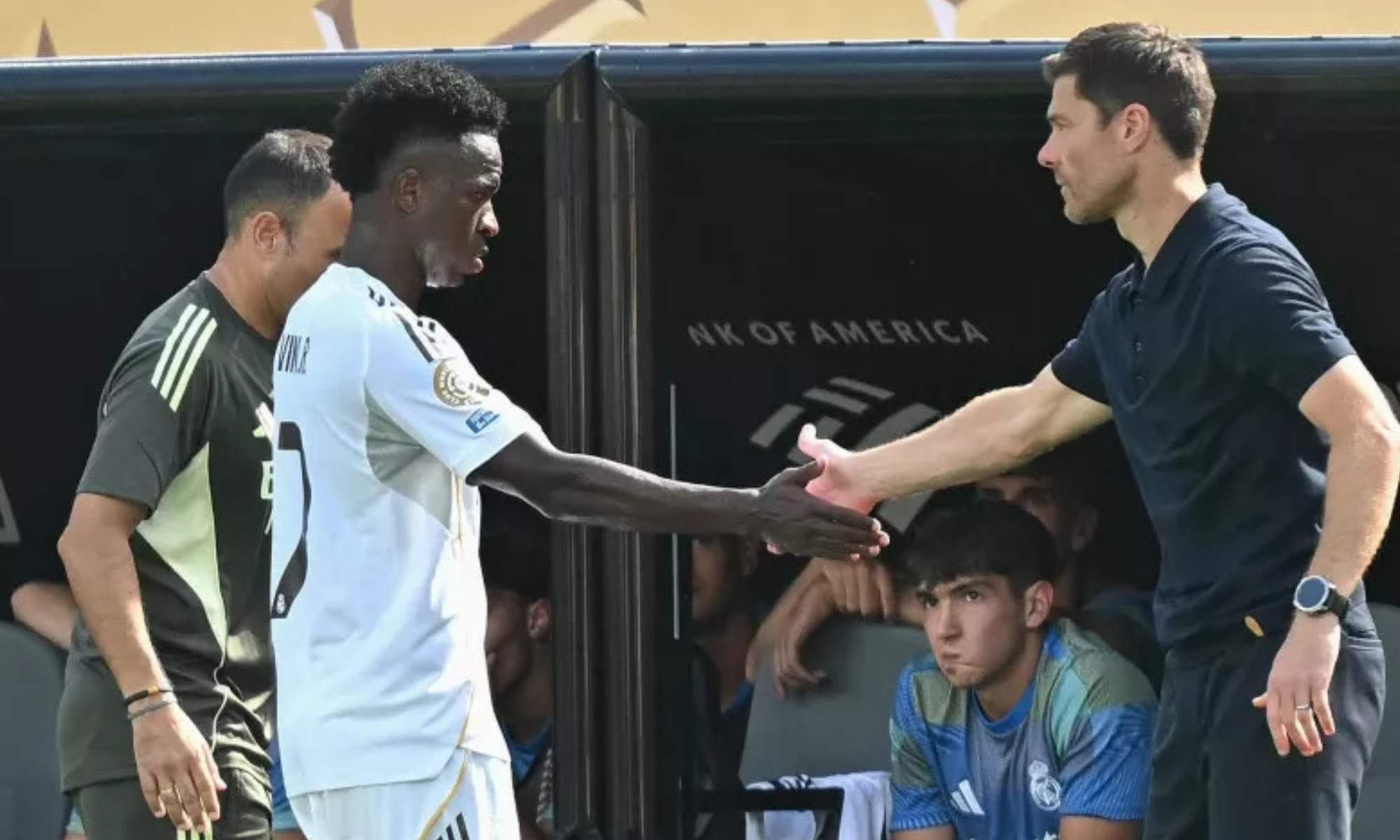 El círculo más cercano de Vinicius señala a Xabi Alonso