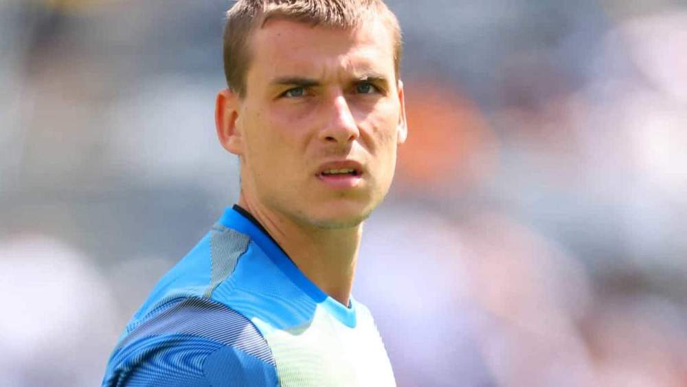 Andriy Lunin jugando un partido con el Real Madrid en el Mundial de Clubes. Andriy Lunin jugando un partido con el Real Madrid en el Mundial de Clubes.