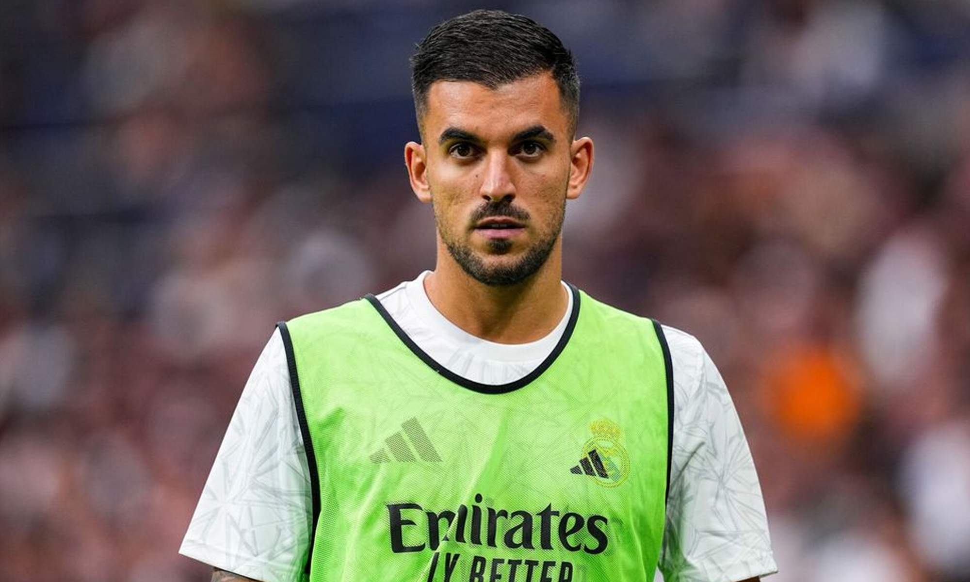 Dani Ceballos durante un calentamiento con el Real Madrid. 