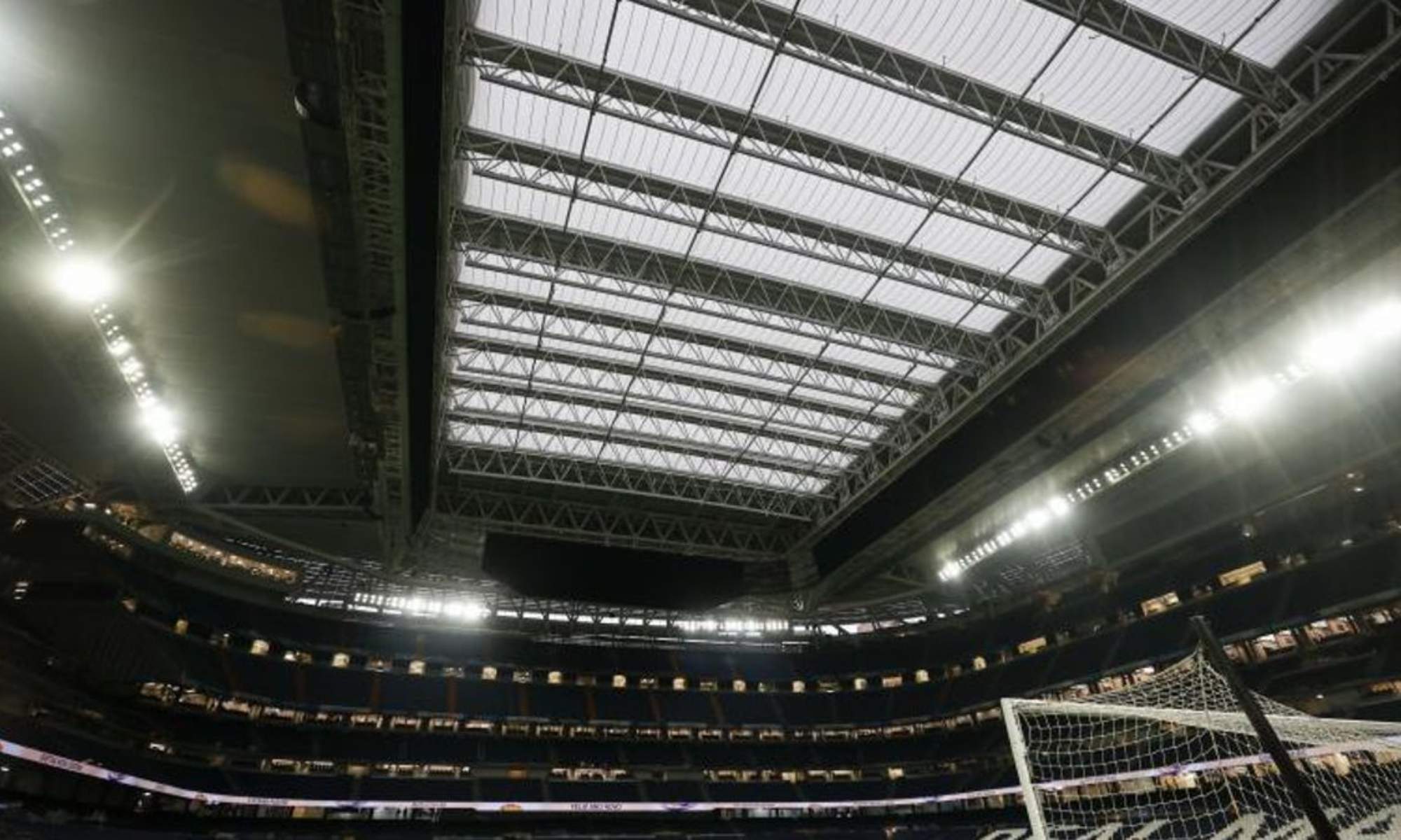El estadio Santiago Bernabéu se prepara para decir 'adiós' a las obras y hay novedades en cuanto a su iluminación.